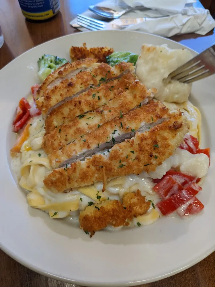 Chicken Alfredo Pizza