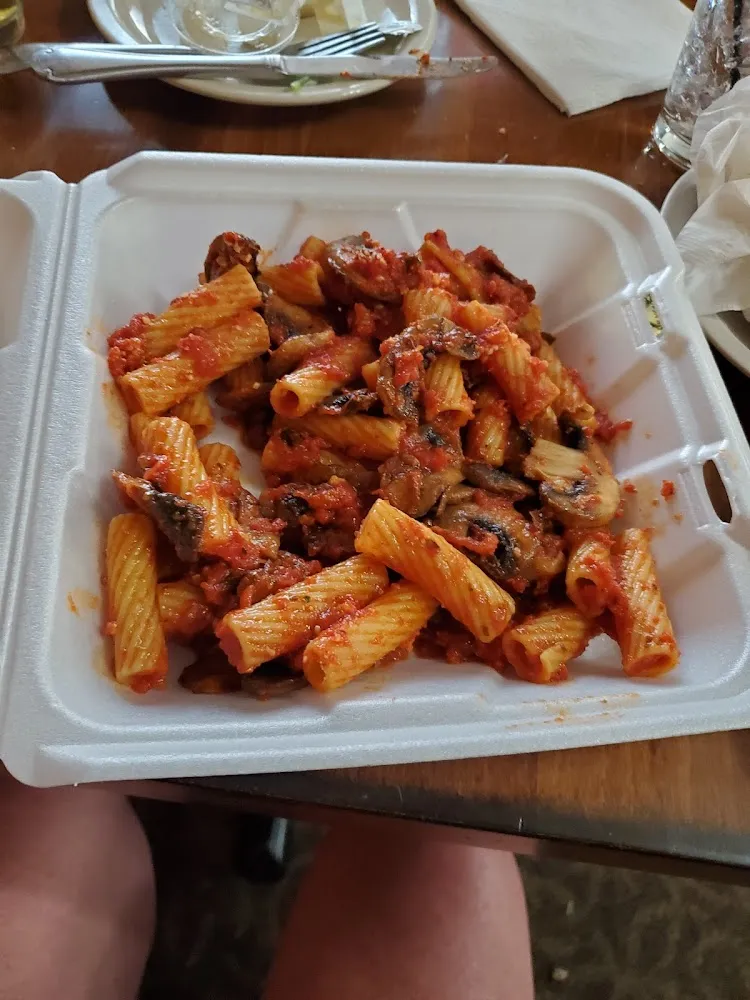 Rigatoni with Marinara and Mushrooms